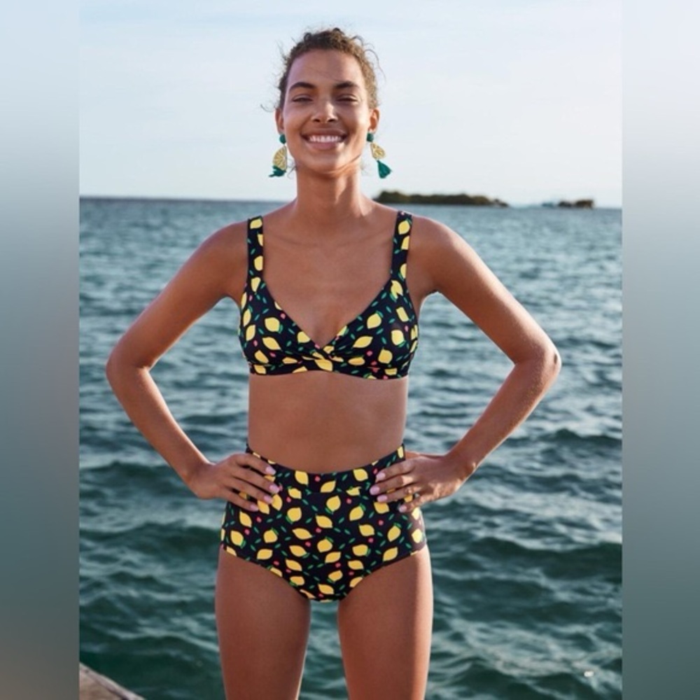 Boden Navy Blue Lemon Print High Waisted Bikini Bathing Suit EUC